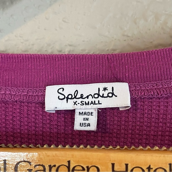 Splendid 3/4 length sleeve. Fuchsia colored waffle knit top. Women’s size XS. - Picture 4 of 5